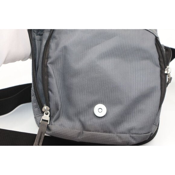 SwissGear Crossbody Bag With Adjustable Strap & Multiple Zipper Compartments - G - Picture 6 of 9